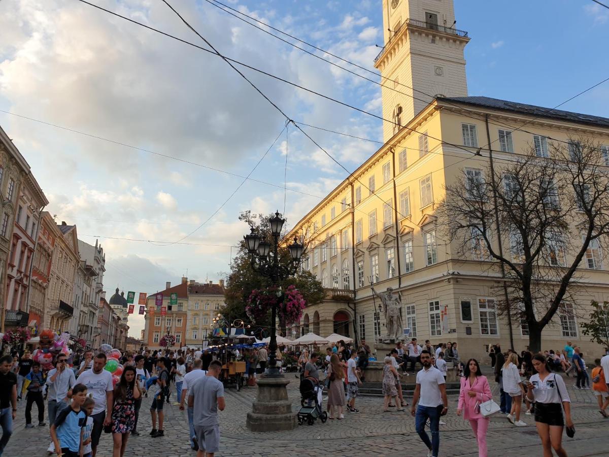 Romantic Apartment In The Сity Сenter Lviv Ngoại thất bức ảnh